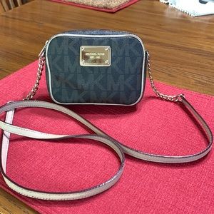 Price Reduction! MICHAEL KORS CROSSBODY WALLET